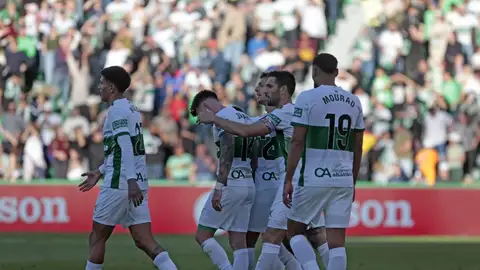 El Elche celebra uno de los goles ante el Eldense. El Elche celebra uno de los goles ante el Eldense.