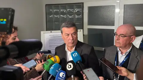 El conseller de Sanidad atiende a los medios de comunicación El conseller de Sanidad atiende a los medios de comunicación