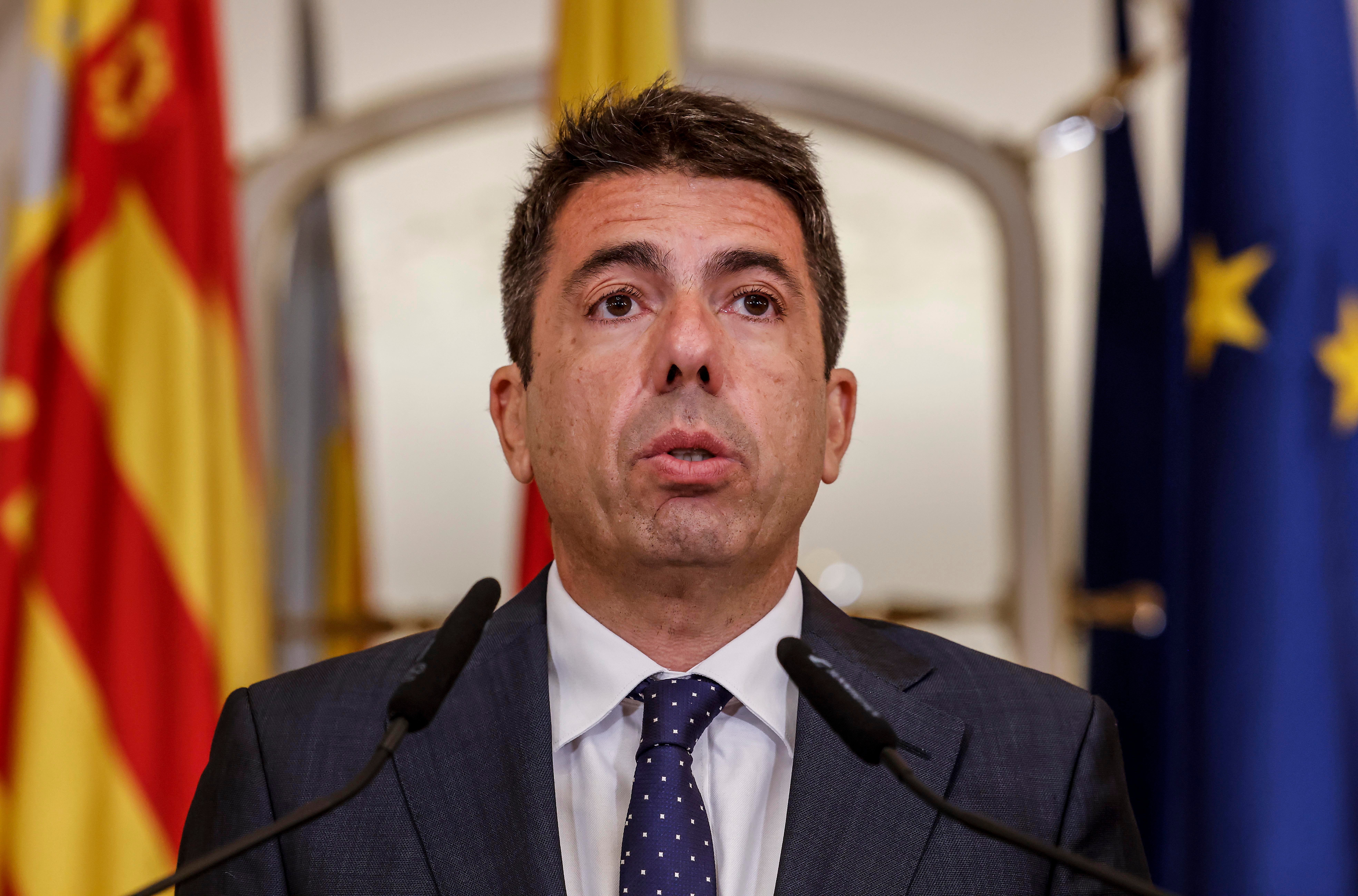 Mazón critica a Sánchez por "ni venir ni aparecer" por Valencia tras la dana Mazón critica a Sánchez por "ni venir ni aparecer" por Valencia tras la dana