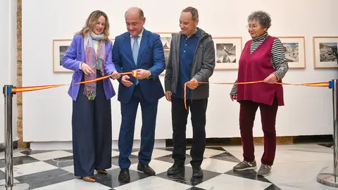 Instantes de la inauguración en la Diputación provincial de Cádiz Instantes de la inauguración en la Diputación provincial de Cádiz