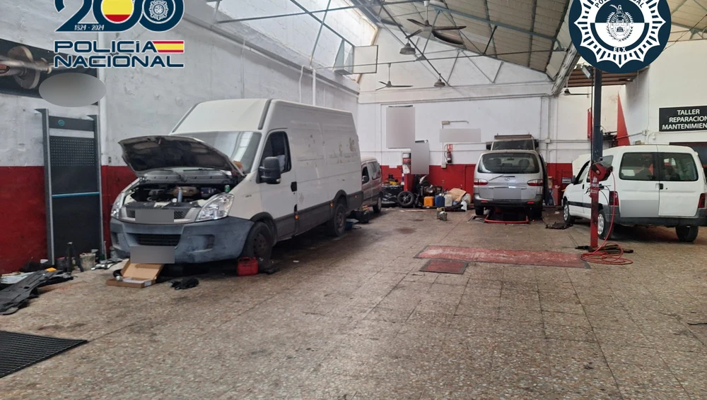 Interior del taller mecánico inspeccionado en Elche. Interior del taller mecánico inspeccionado en Elche.