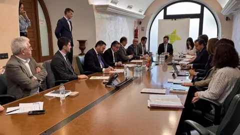 La Junta y seis entidades bancarias firman el III Fondo Extremadura Avante con 15,6 millones para desarrollo empresarial La Junta y seis entidades bancarias firman el III Fondo Extremadura Avante con 15,6 millones para desarrollo empresarial