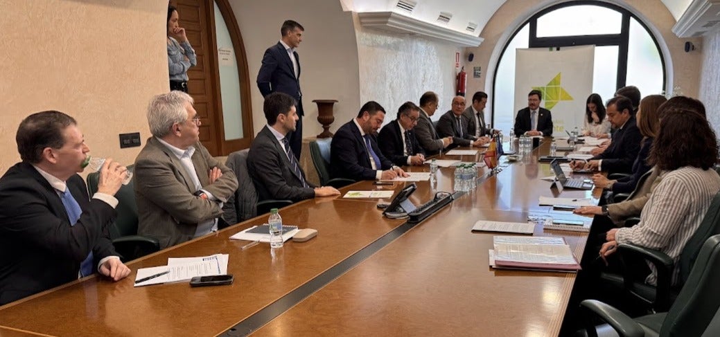 La Junta y seis entidades bancarias firman el III Fondo Extremadura Avante con 15,6 millones de euros La Junta y seis entidades bancarias firman el III Fondo Extremadura Avante con 15,6 millones de euros