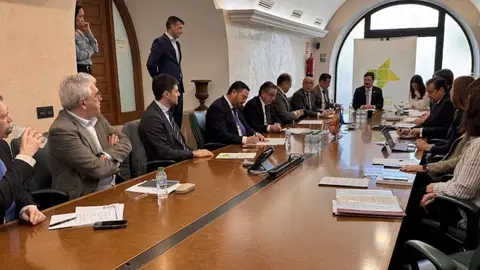 La Junta y seis entidades bancarias firman el III Fondo Extremadura Avante con 15,6 millones de euros La Junta y seis entidades bancarias firman el III Fondo Extremadura Avante con 15,6 millones de euros