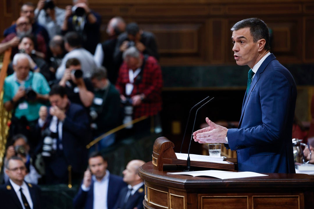 Sánchez promete elevar el gasto en defensa sin tocar el social y Feijóo le invita a convocar elecciones Sánchez promete elevar el gasto en defensa sin tocar el social y Feijóo le invita a convocar elecciones