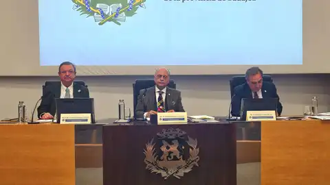 El Colegio de Médicos de Badajoz distingue a la Asociación Española de Derecho Sanitario y a AMA con su Medalla de Oro El Colegio de Médicos de Badajoz distingue a la Asociación Española de Derecho Sanitario y a AMA con su Medalla de Oro