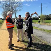 El alcalde de Ciudad Real, Francisco Cañizares, y el concejal de Servicios a la ciudad, Gregorio Oraá, en su visita a las obras del proyecto de revegetación ejes verdes en vereda de Moledores El alcalde de Ciudad Real, Francisco Cañizares, y el concejal de Servicios a la ciudad, Gregorio Oraá, en su visita a las obras del proyecto de revegetación ejes verdes en vereda de Moledores