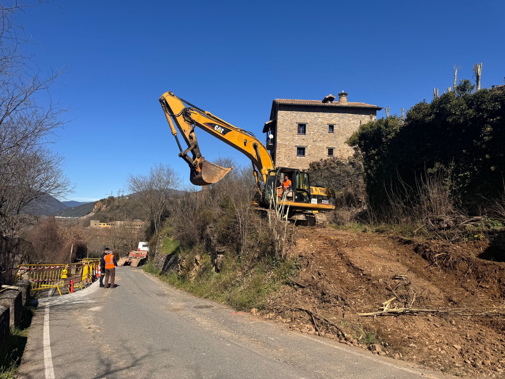 Comienzan las obras de urgencia en el acceso a la villa medieval de Aínsa Comienzan las obras de urgencia en el acceso a la villa medieval de Aínsa