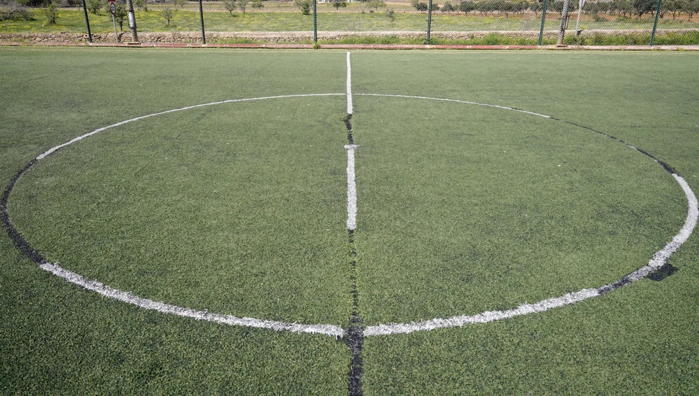 Mal estado de las pistas deportivas de Es Cap Mal estado de las pistas deportivas de Es Cap