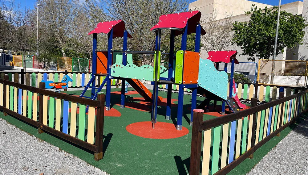 Cole Les Rotes parque infantil Cole Les Rotes parque infantil