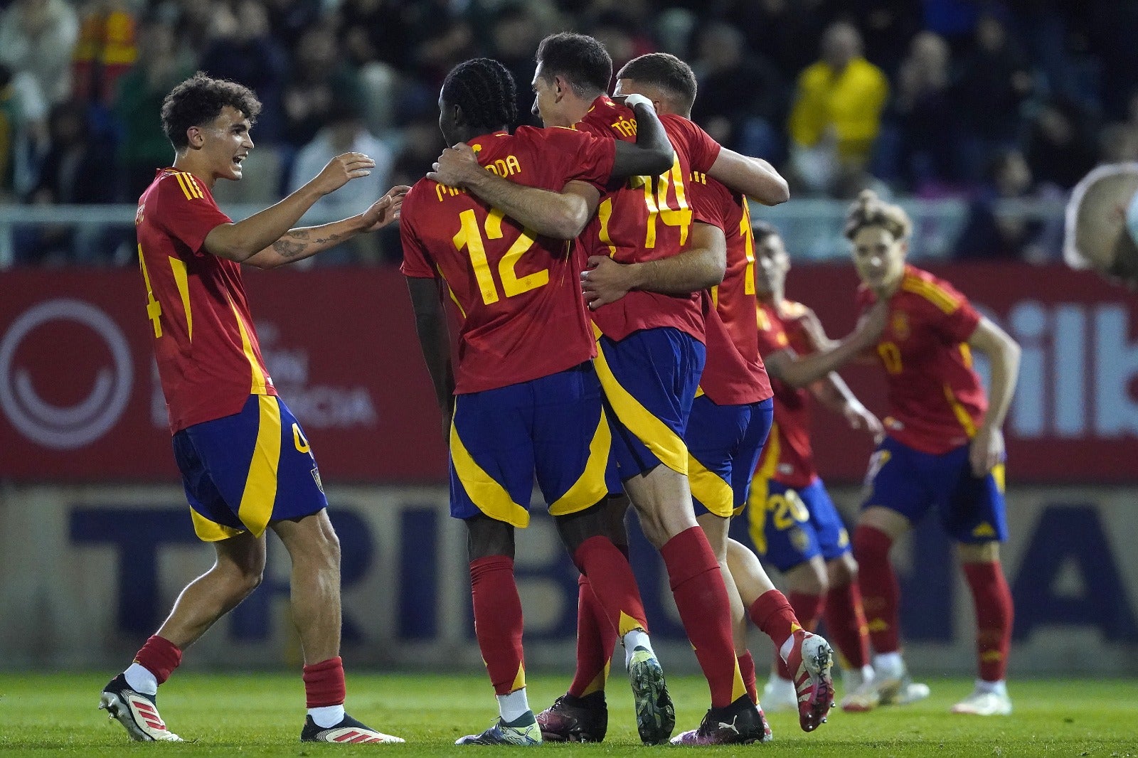 Corberán recupera a sus 8 futbolistas internacionales de cara a un partido clave en Mestalla Corberán recupera a sus 8 futbolistas internacionales de cara a un partido clave en Mestalla