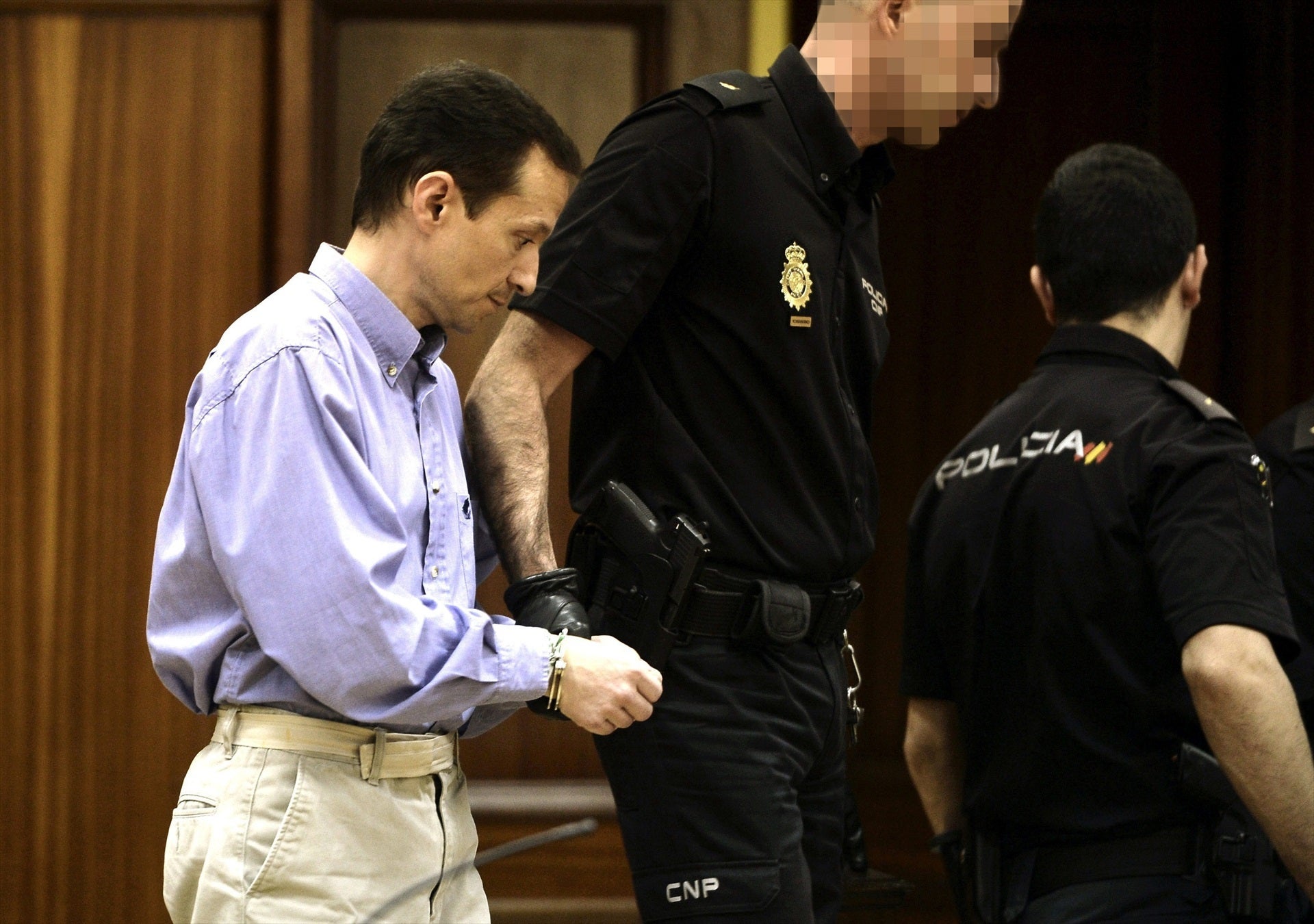 Tertulia: ¿Hace bien la editorial Anagrama renunciando a publicar ´El odio´? Tertulia: ¿Hace bien la editorial Anagrama renunciando a publicar ´El odio´?