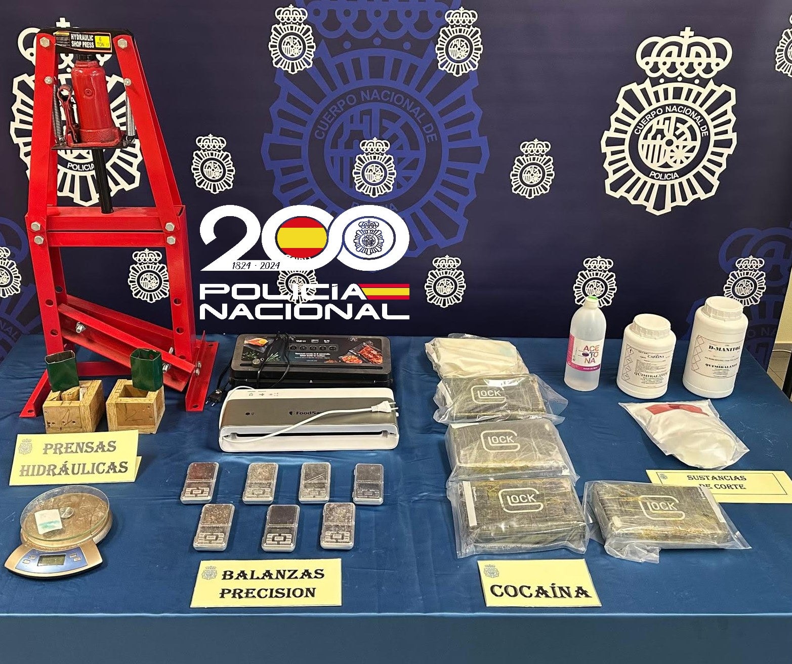 La Policía Nacional interviene 5 kilos de cocaína que llegaba a Asturias por la costa La Policía Nacional interviene 5 kilos de cocaína que llegaba a Asturias por la costa