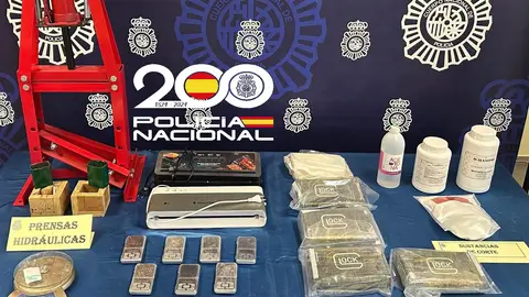 La Policía Nacional interviene 5 kilos de cocaína que llegaba a Asturias por la costa La Policía Nacional interviene 5 kilos de cocaína que llegaba a Asturias por la costa