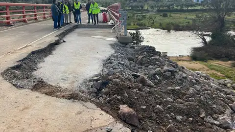 El PSOE denuncia el abandono de los ayuntamientos por parte de la Junta en la valoración de daños por lluvias El PSOE denuncia el abandono de los ayuntamientos por parte de la Junta en la valoración de daños por lluvias