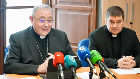 El Obispo de León, sobre la presencia del Nazareno en Roma: «Que no vayan solo imágenes andaluzas es bueno para mostrar que la Pasión en España es diversa» El Obispo de León, sobre la presencia del Nazareno en Roma: «Que no vayan solo imágenes andaluzas es bueno para mostrar que la Pasión en España es diversa»