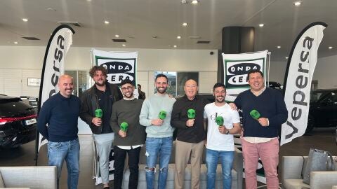 Jonathan Aspas,Pablo Guill&aacute;n, Adri&aacute;n Marnotes,Alexis Vietez, Juan Perd&iacute;z, Alfonso Vent&iacute;n "Pisco" y Alex P&eacute;rez en Vepersa-Audi en Pontevedra