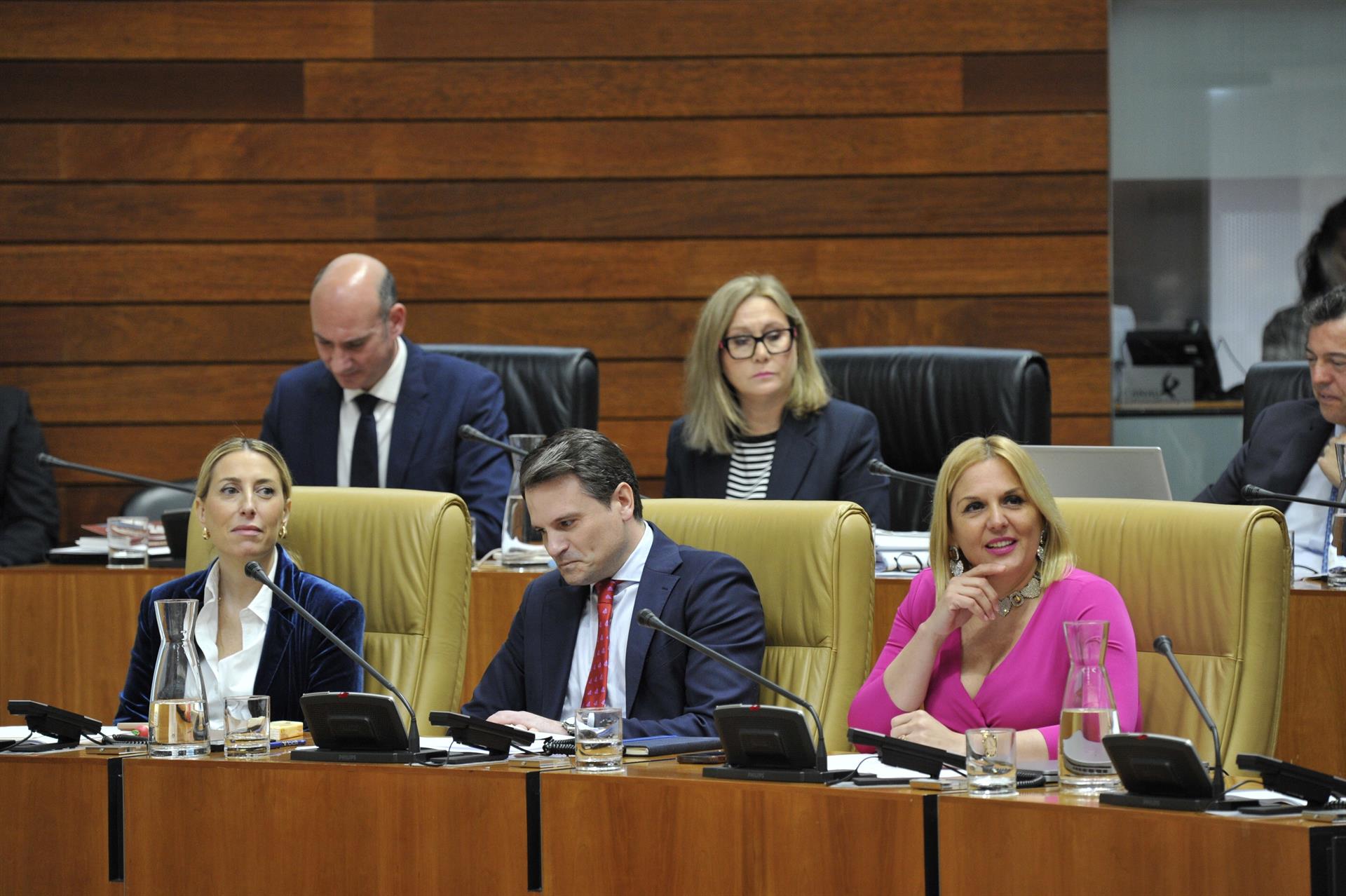 PP y Vox sacan adelante la "tercera bajada de impuestos" de Guardiola que para PSOE y Unidas solo beneficia a los ricos PP y Vox sacan adelante la "tercera bajada de impuestos" de Guardiola que para PSOE y Unidas solo beneficia a los ricos