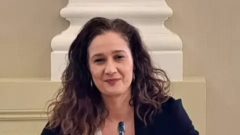 El PSOE pide al Gobierno de Cáceres que se depuren responsabilidades por las "irregularidades" del Mercado de Navidad El PSOE pide al Gobierno de Cáceres que se depuren responsabilidades por las "irregularidades" del Mercado de Navidad