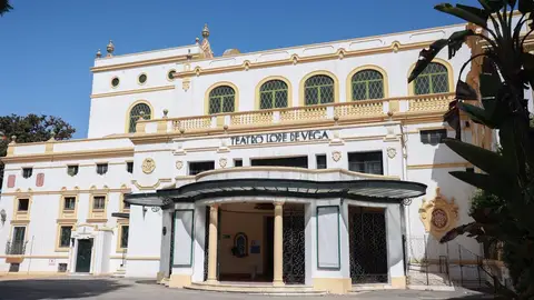 Sede del Teatro Lope de Vega, ubicado frente al Parque de María Luisa de Sevilla Sede del Teatro Lope de Vega, ubicado frente al Parque de María Luisa de Sevilla