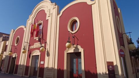 Fachada del Teatro Sal&oacute;n Cervantes