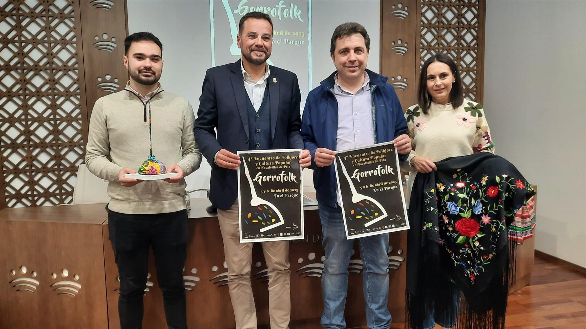 Unas 250 personas de cinco grupos participarán en el Encuentro de Folklore 'Gorrofolk' de Navalvillar de Pela Unas 250 personas de cinco grupos participarán en el Encuentro de Folklore 'Gorrofolk' de Navalvillar de Pela