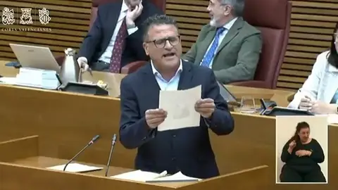 El diputado y concejal socialista, en Les Corts ayer El diputado y concejal socialista, en Les Corts ayer