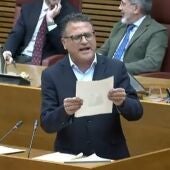 El diputado y concejal socialista, en Les Corts ayer