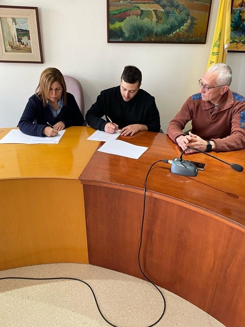 Canyelles posa a disposició de la gent gran i els joves el servei de taxi a demanda bonificat Canyelles posa a disposició de la gent gran i els joves el servei de taxi a demanda bonificat