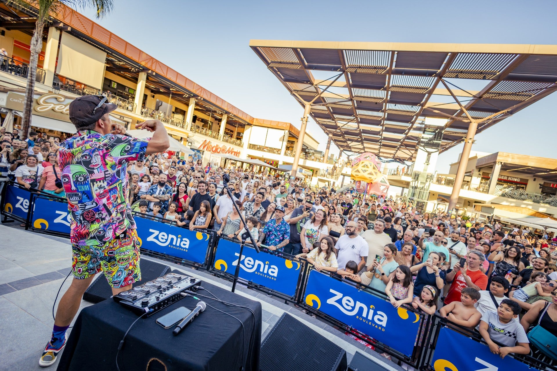 Zenia Boulevard, premiado en el Smile Festival por su campaña de reinauguración 'La RevoluZión de Zenia' Zenia Boulevard, premiado en el Smile Festival por su campaña de reinauguración 'La RevoluZión de Zenia'