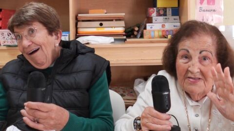 Los mayores se lanzan a los podcast en La Vila Joiosa Los mayores se lanzan a los podcast en La Vila Joiosa