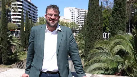 El alcalde de Deià y portavoz de MÉS per Mallorca en el Parlament, Lluís Apesteguia. El alcalde de Deià y portavoz de MÉS per Mallorca en el Parlament, Lluís Apesteguia.