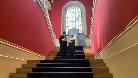 El rector en funciones, José Antonio Mayoral, y la rectora electa, Rosa Bolea