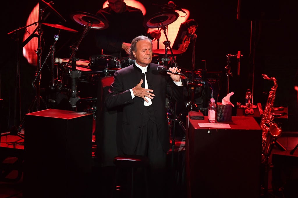 El problema de salud de Julio Iglesias que afecta seriamente a su movilidad El problema de salud de Julio Iglesias que afecta seriamente a su movilidad