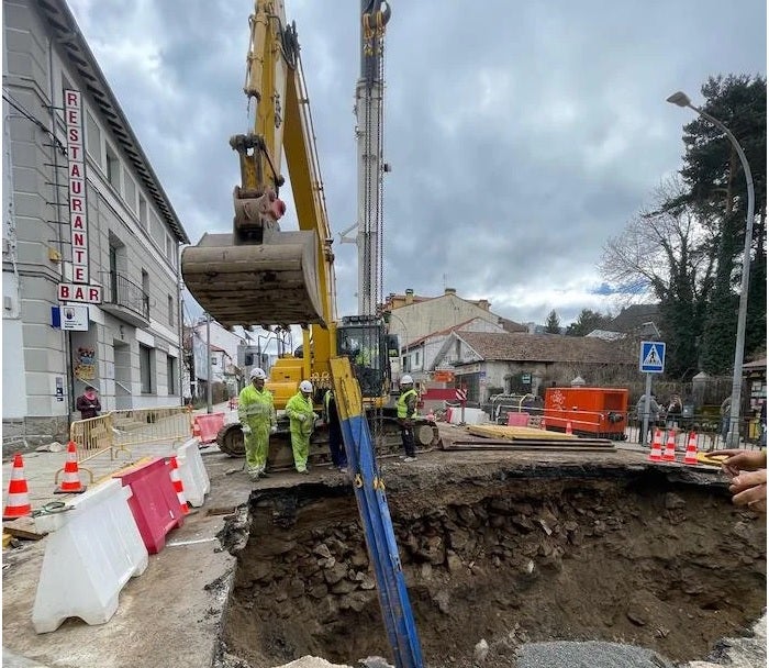 Piden la dimisión de la Subdelegada por intentar desviar el tráfico por las calles de San Rafael Piden la dimisión de la Subdelegada por intentar desviar el tráfico por las calles de San Rafael
