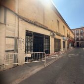 Imagen del inmueble a demoler en su fachada de la calle Castellanos (Valdepeñas)