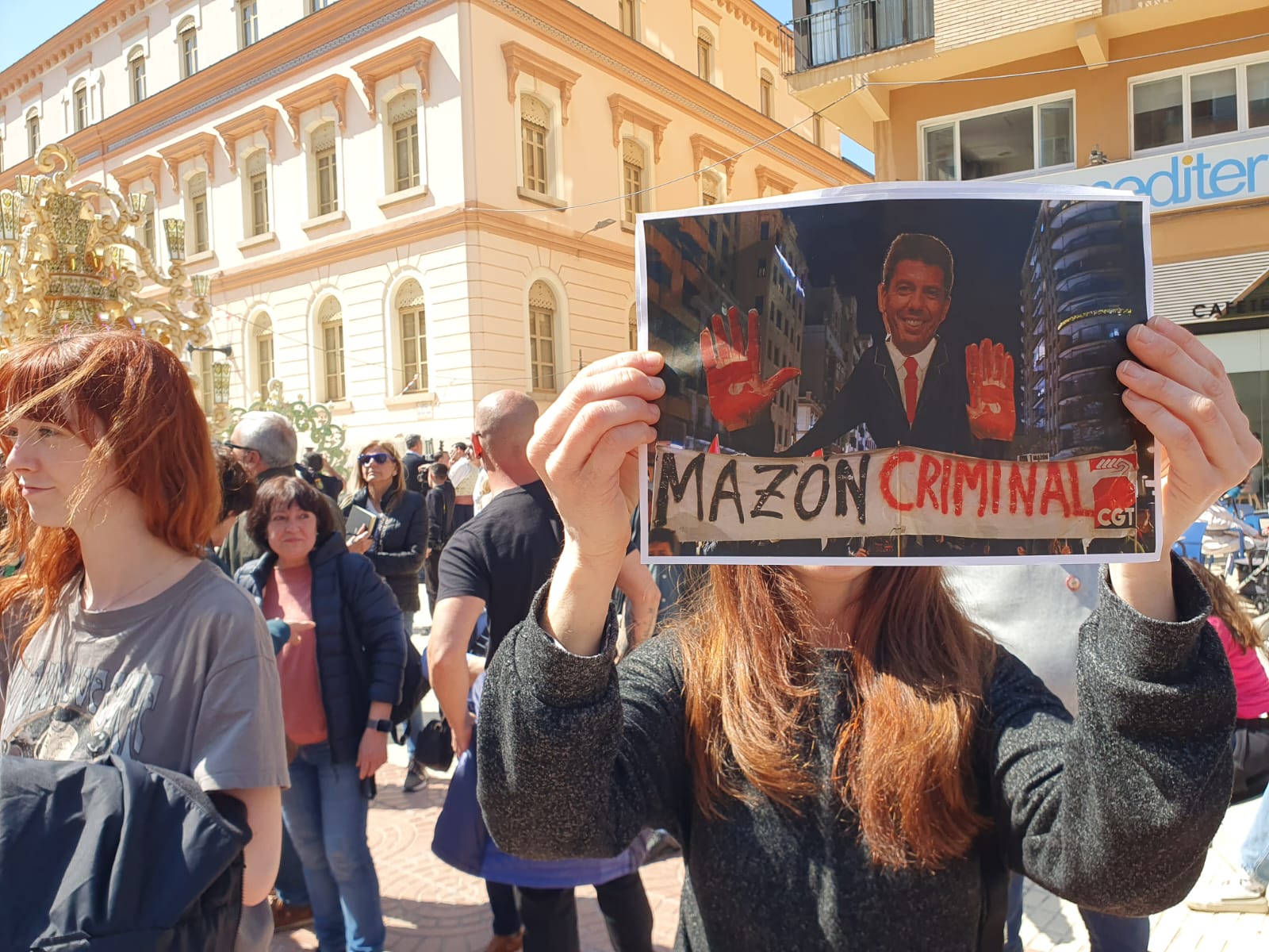 Mazón vista Castellón y suspende su agenda ante las protestas y abucheos de la ciudadanía Mazón vista Castellón y suspende su agenda ante las protestas y abucheos de la ciudadanía