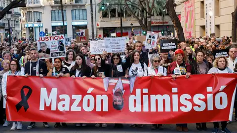 Sexta manifestación en la ciudad de València para reclamar la dimisión del presidente de la Generalitat Valenciana, Carlos Mazón Sexta manifestación en la ciudad de València para reclamar la dimisión del presidente de la Generalitat Valenciana, Carlos Mazón