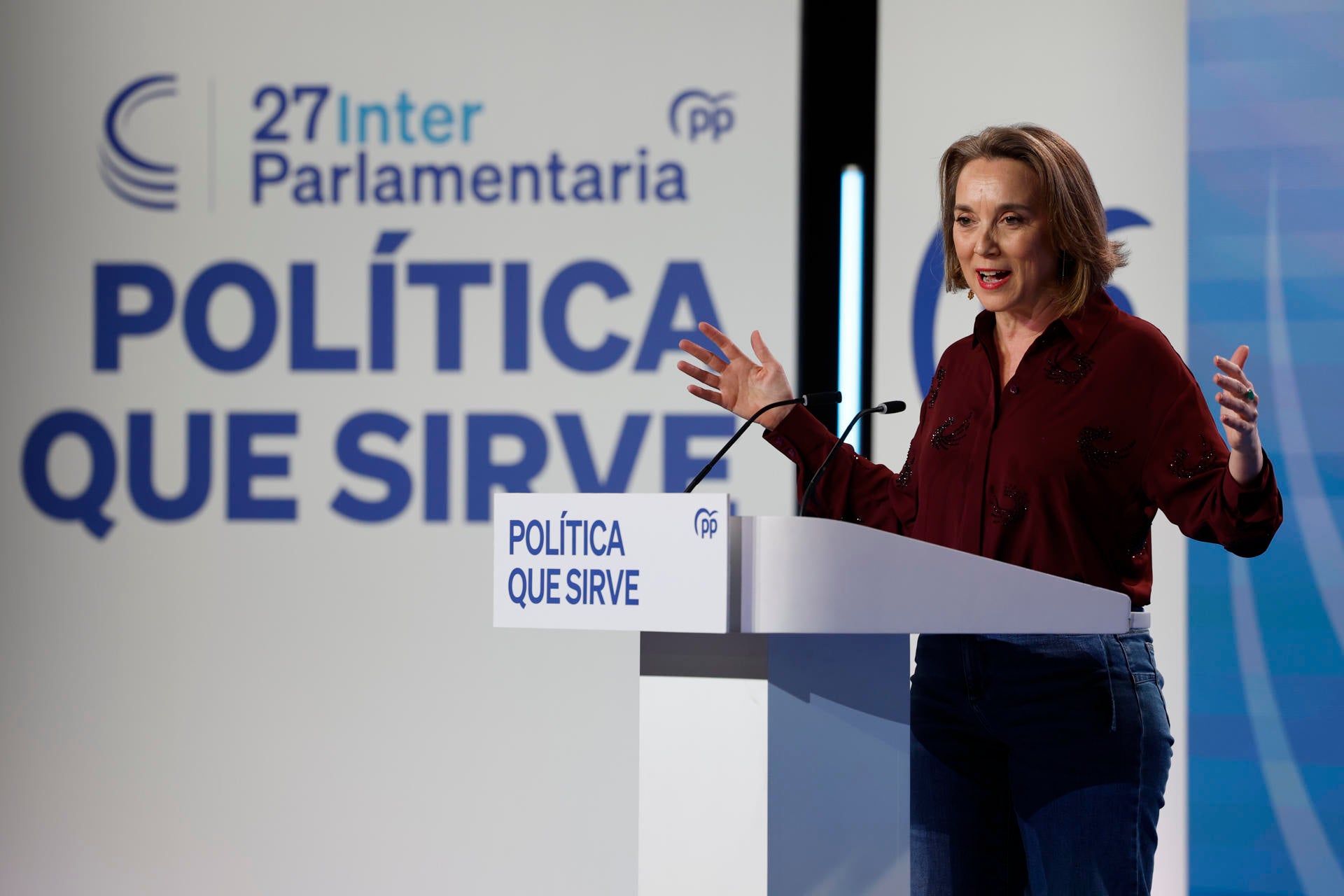 El PP anuncia un conflicto de competencias contra el Congreso y el Gobierno por "vetar" sus enmiendas El PP anuncia un conflicto de competencias contra el Congreso y el Gobierno por "vetar" sus enmiendas