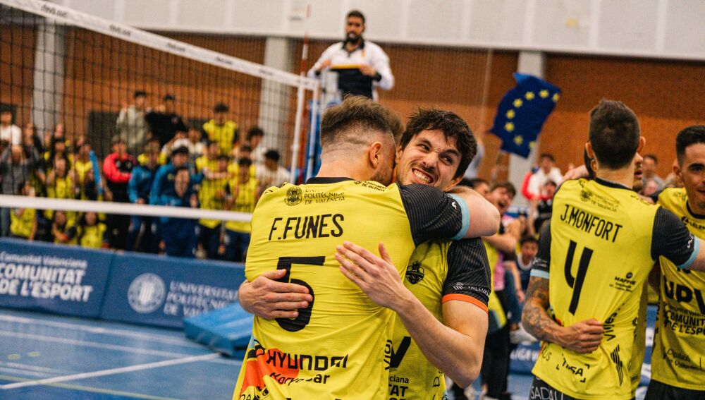 Facundo Funes y Fer Mengod celebran la victoria