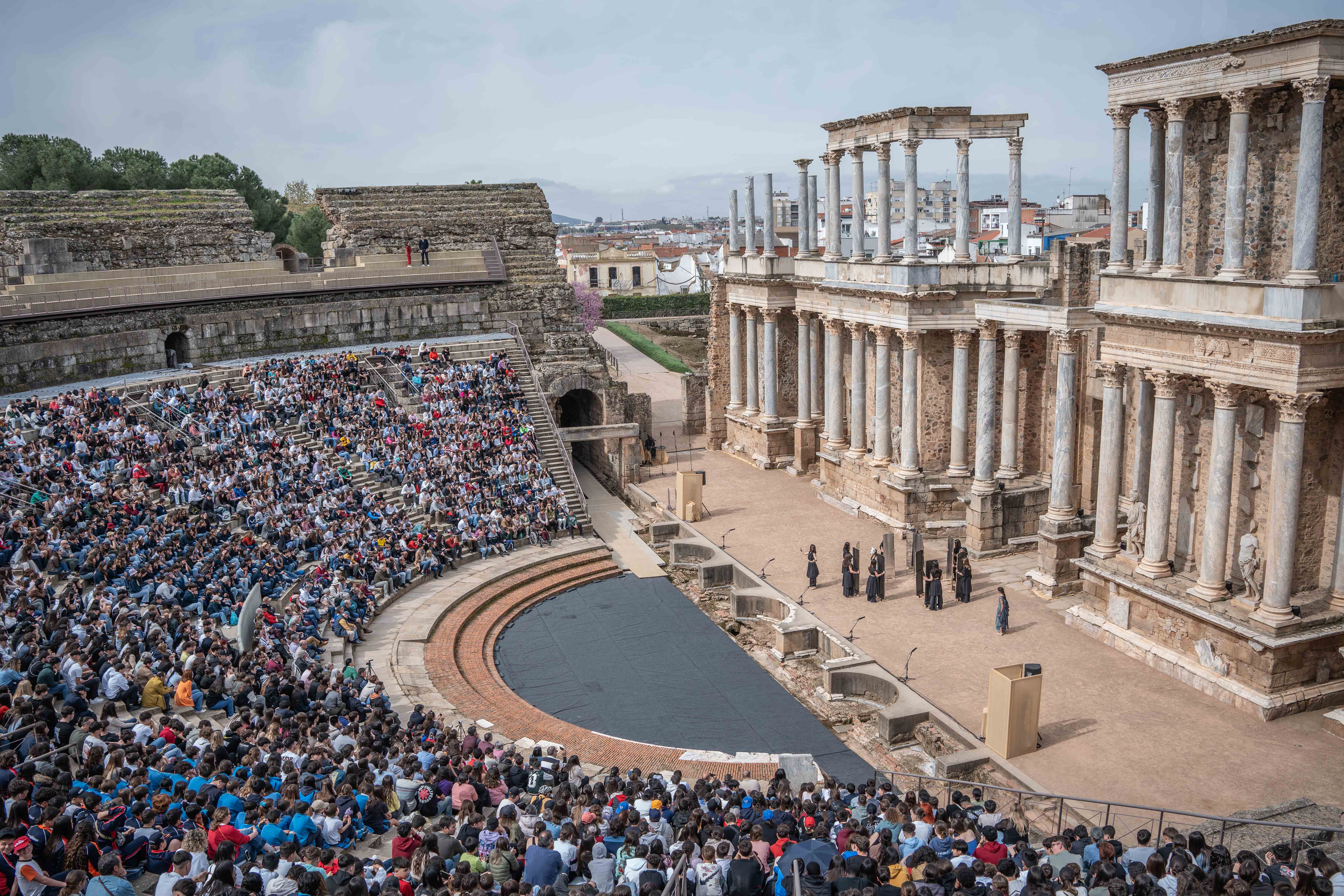 Se inaugura el Festival Juvenil de Teatro Grecolatino que reunirá esta semana en Mérida a más de 12.000 jóvenes de toda España Se inaugura el Festival Juvenil de Teatro Grecolatino que reunirá esta semana en Mérida a más de 12.000 jóvenes de toda España