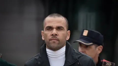 El exfutbolista Dani Alves a su salida de la cárcel de Can Brians, a 25 de marzo de 2024 El exfutbolista Dani Alves a su salida de la cárcel de Can Brians, a 25 de marzo de 2024