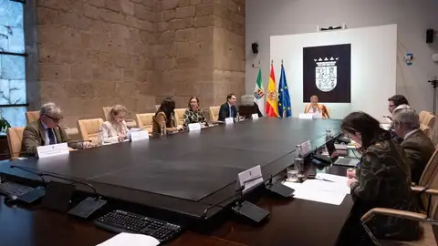 Extremadura continúa con los trámites para contar con la primera universidad privada y afea la "injerencia" de Sánchez Extremadura continúa con los trámites para contar con la primera universidad privada y afea la "injerencia" de Sánchez