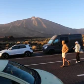 Personas visitando el Teide Personas visitando el Teide