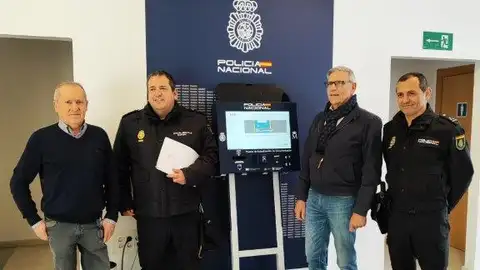 La Policía Nacional finaliza el proceso de instalación de los Puntos de Actualización de Documentos en la Provincia de Palencia .