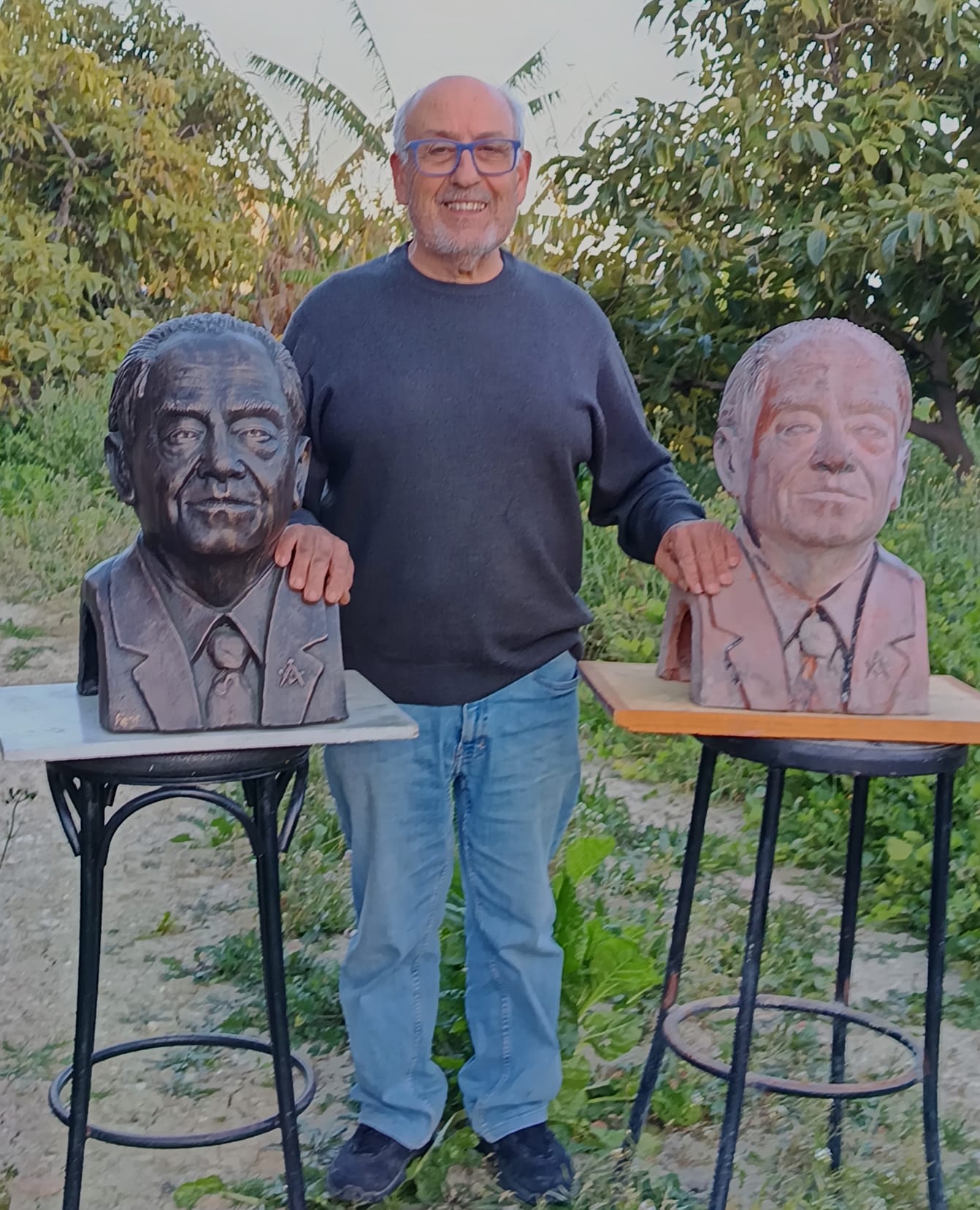 El artista Toni Ferri, en colaboración con el Ayuntamiento de Callosa d’en Sarrià, culmina el busto de Rodolfo Llopis que recordará al político español en el instituto que lleva su nombre El artista Toni Ferri, en colaboración con el Ayuntamiento de Callosa d’en Sarrià, culmina el busto de Rodolfo Llopis que recordará al político español en el instituto que lleva su nombre