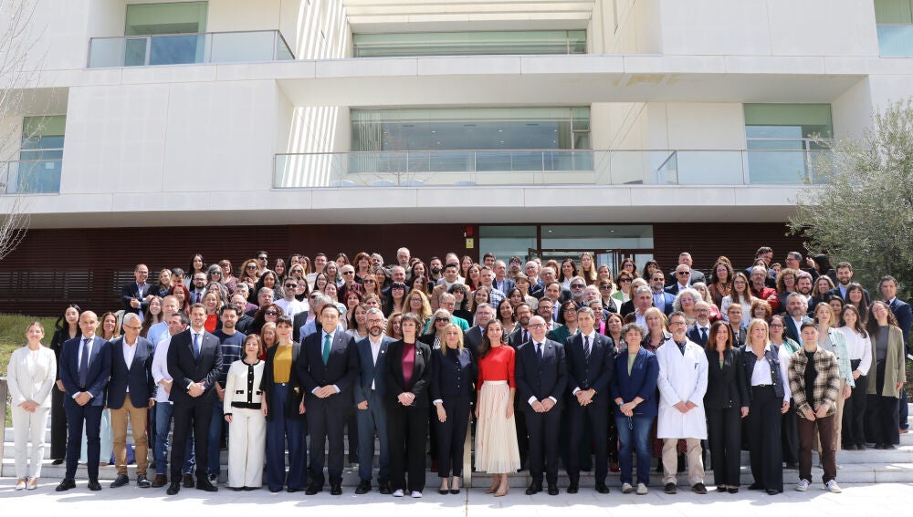 La Reina Letizia visita el Centro de Investigación Mente, Cerebro y Comportamiento de la UGR