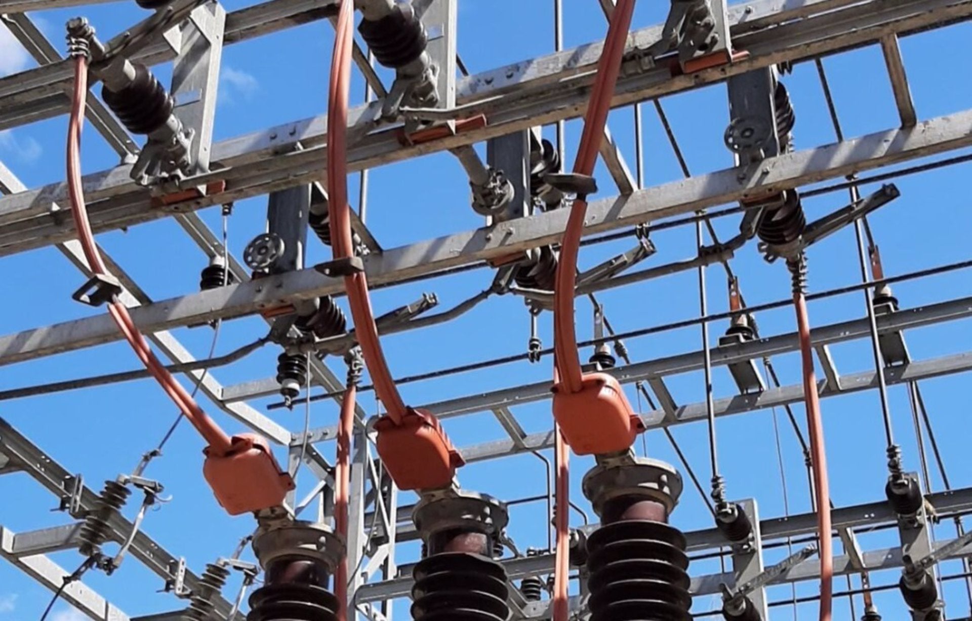 Un equipo de i-DE Cáceres, premiado por su idea para proteger a la avifauna en las subestaciones eléctricas Un equipo de i-DE Cáceres, premiado por su idea para proteger a la avifauna en las subestaciones eléctricas