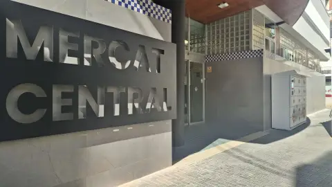 Vila-real licita la concesión de cinco puestos de venta del Mercado Central Vila-real licita la concesión de cinco puestos de venta del Mercado Central