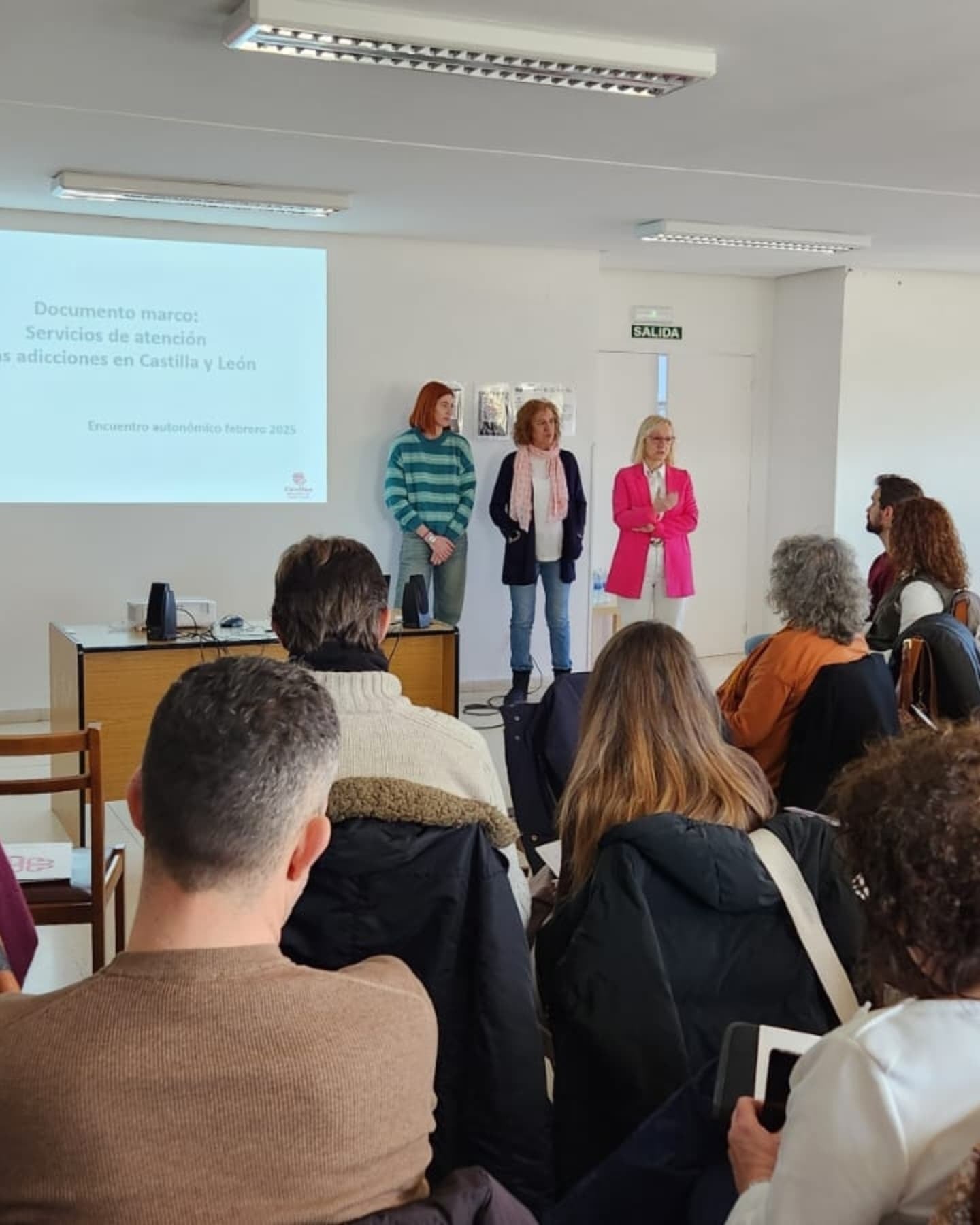 Pantallas, alcohol y tabaco encarnan los grandes riesgos en adicciones de los jóvenes Pantallas, alcohol y tabaco encarnan los grandes riesgos en adicciones de los jóvenes